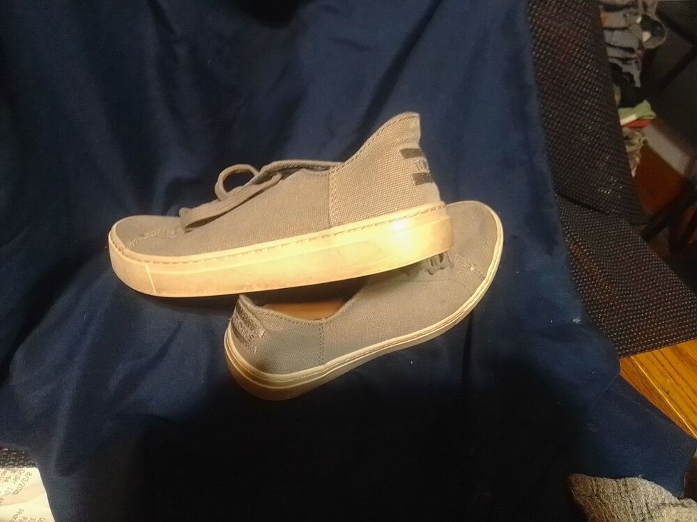 TOMS grey canvas low-top lace-up sneakers